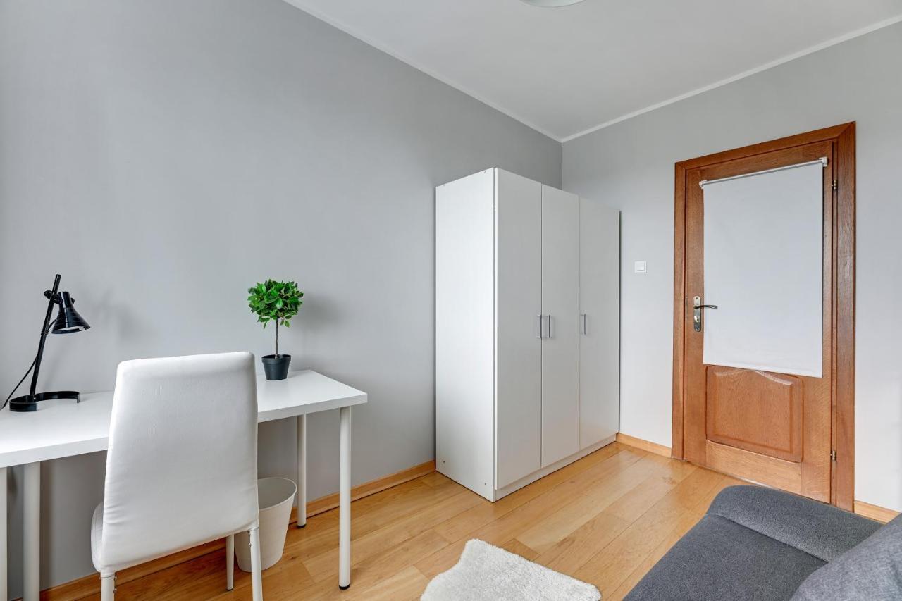 Homestay Pokoje Gospody 6e, Blisko Morza, 700m Do Ergo Areny, 1,4km Do Hipodromu Gdansk